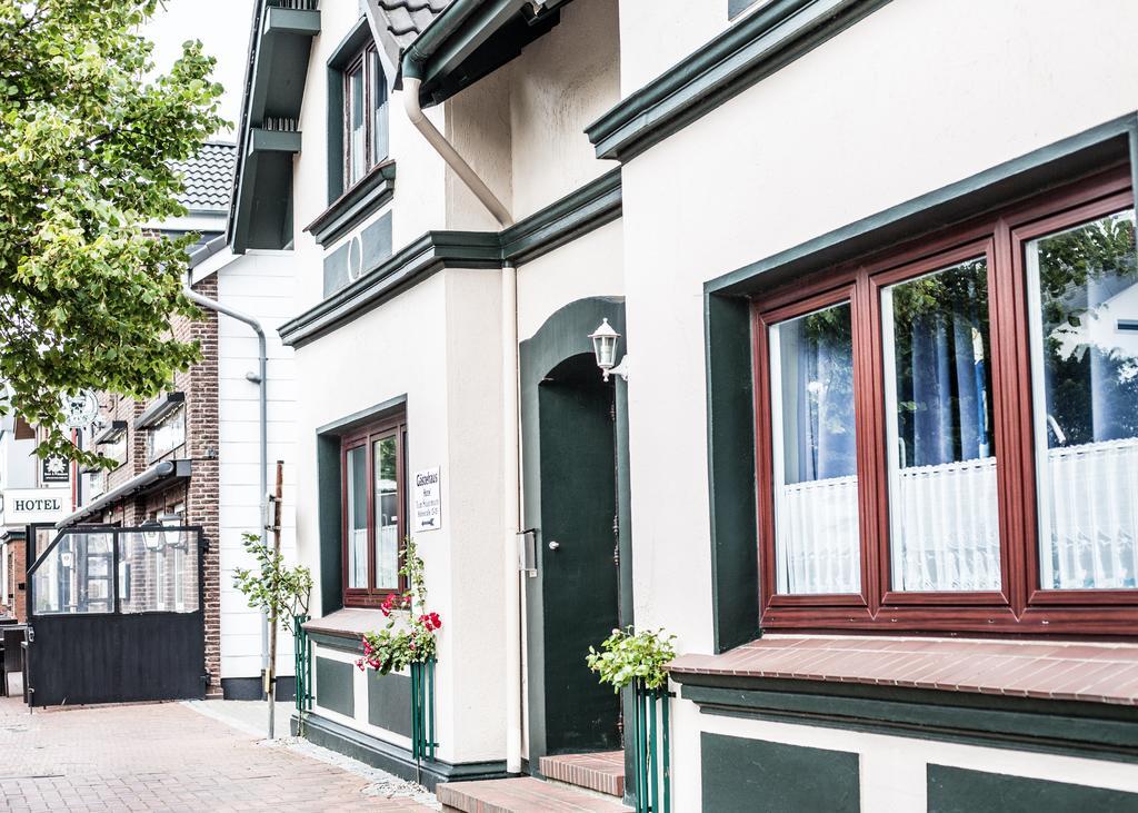 Hotel Tum Stueuermann Busum Exterior photo
